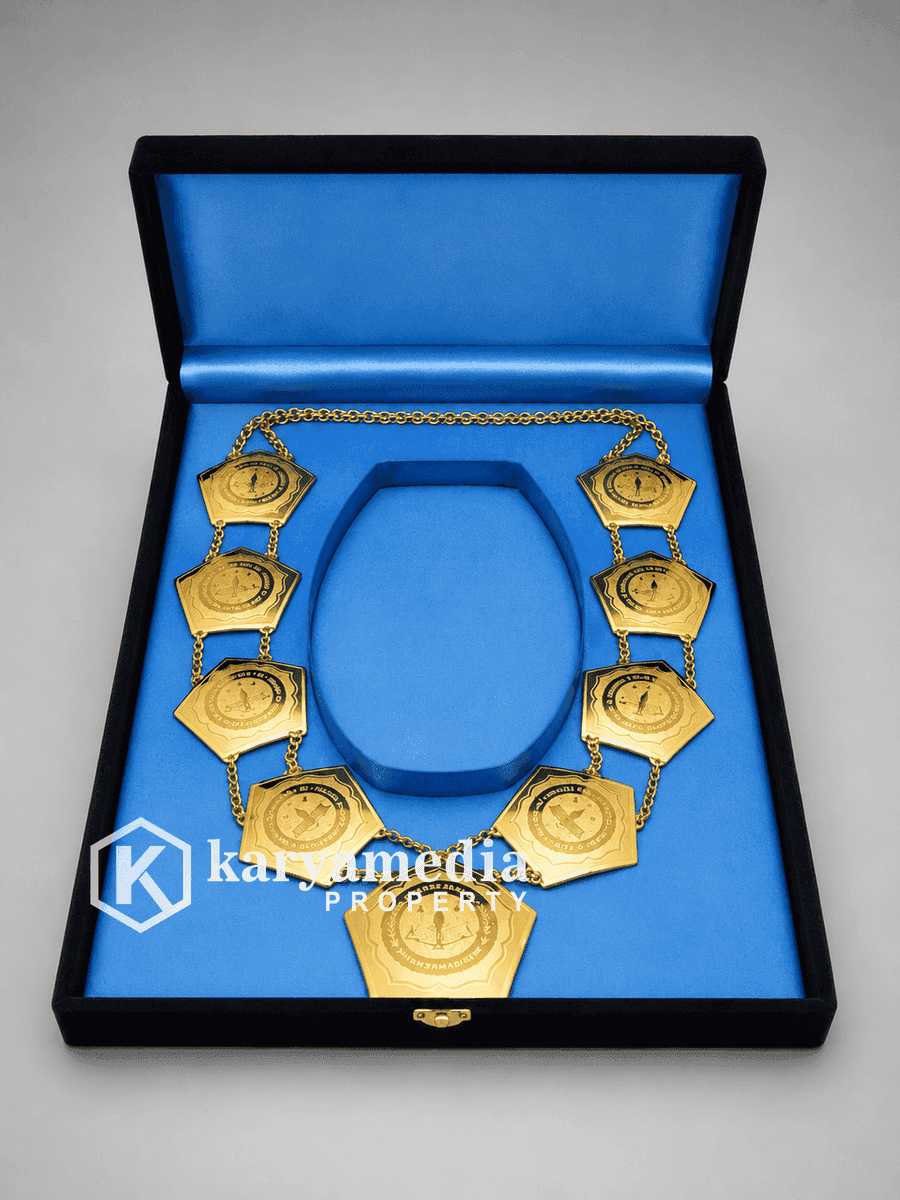 Kalung Rektor 16