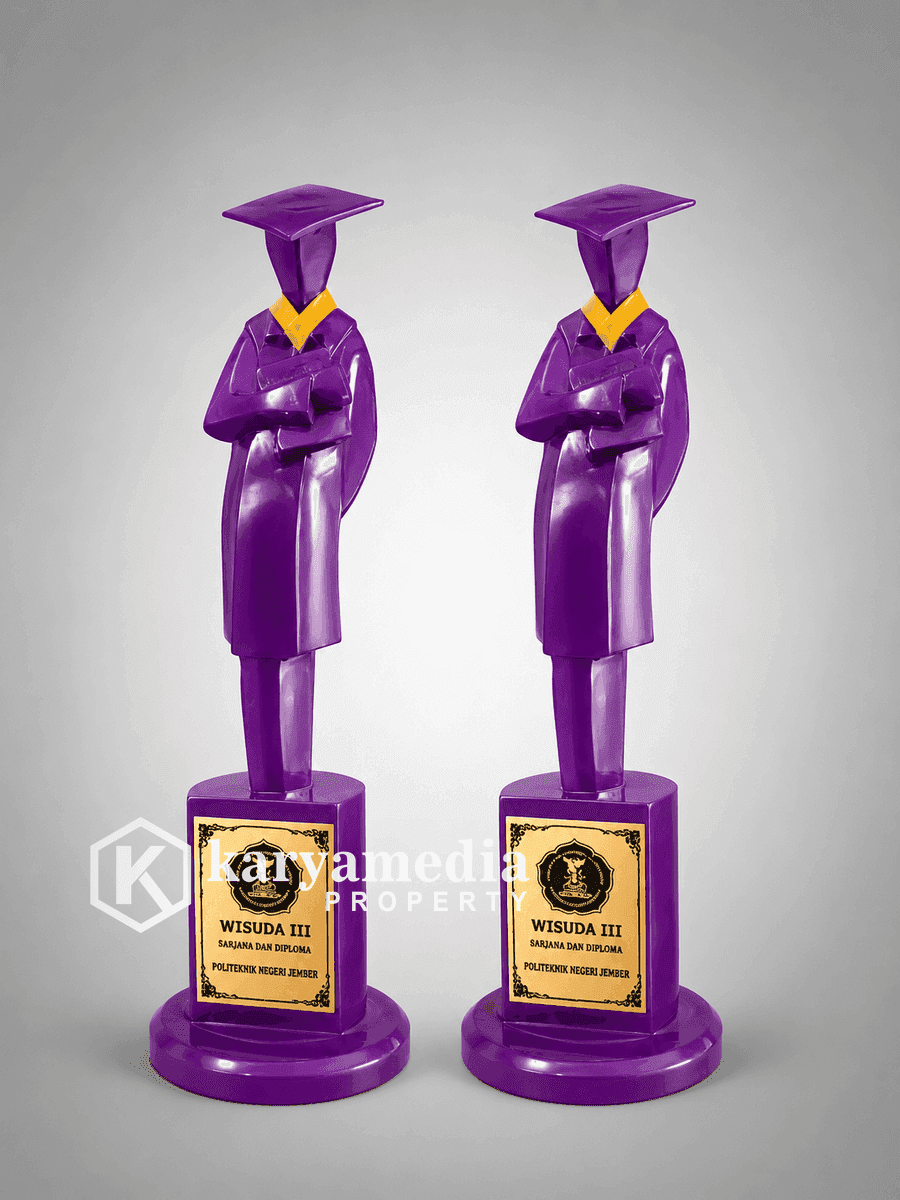 Patung Wisuda 14