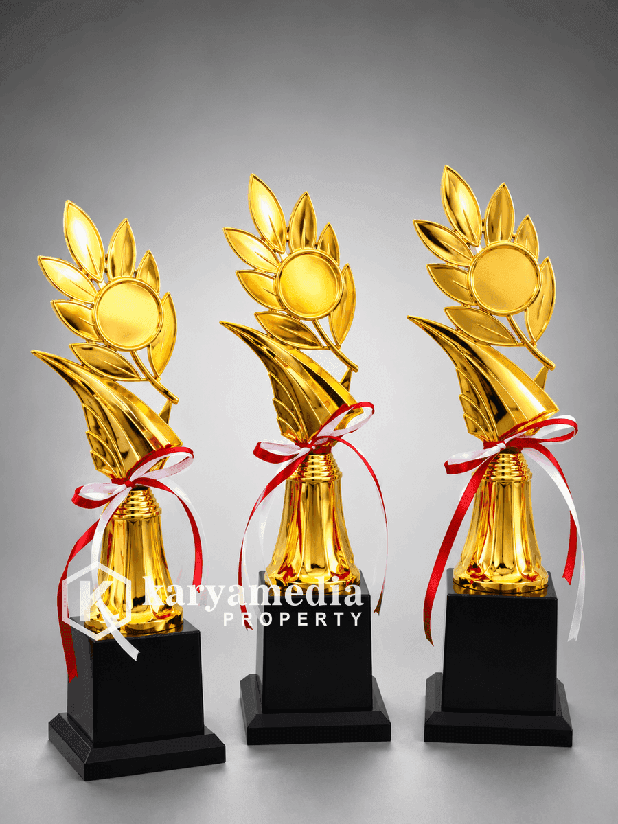 Piala Futsal Custom untuk Turnamen Sepak Bola dan Futsal