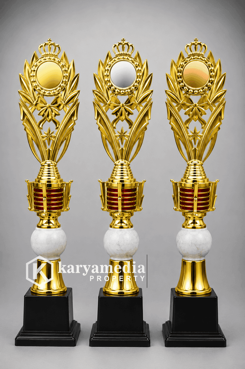 Piala Trophy 3