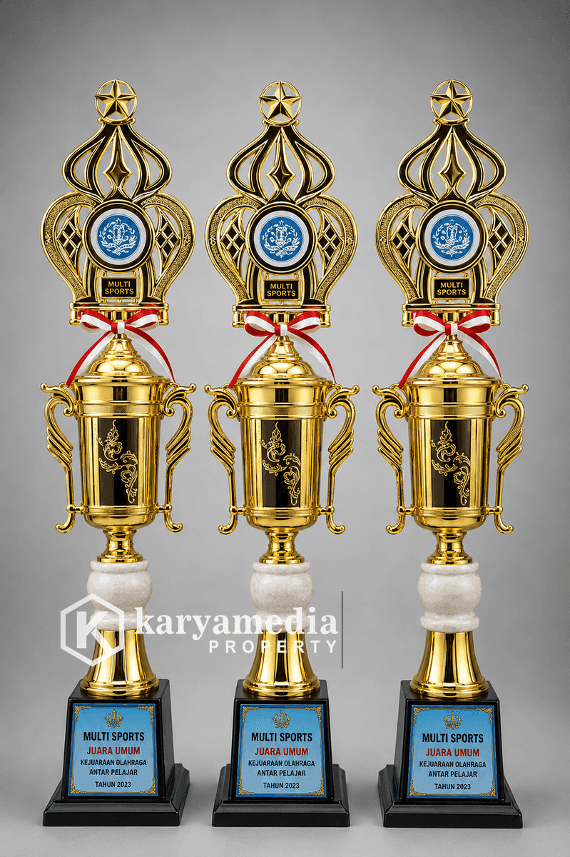 Piala Trophy 44