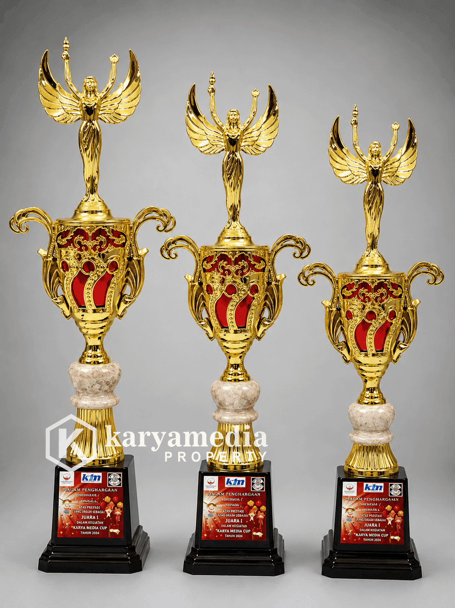 Piala Trophy 45