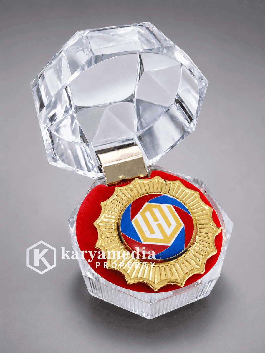 Pin/Bross 19