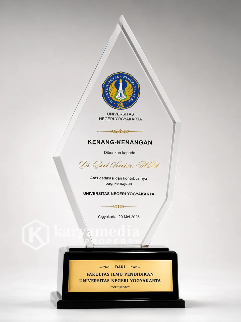 Piala Resin untuk Pariwisata & Perhotelan Papua