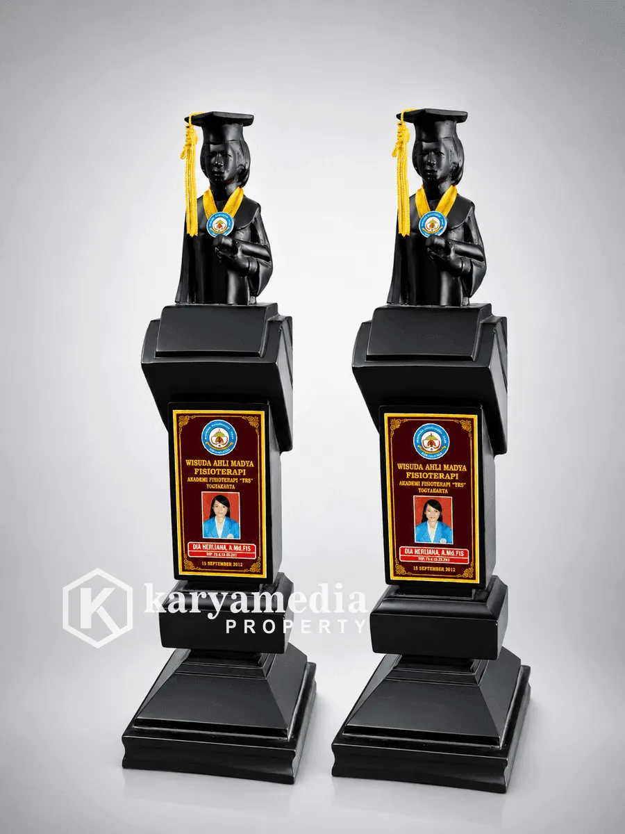 Patung Wisuda 25 - Patung Wisuda Karyamedia Jogja