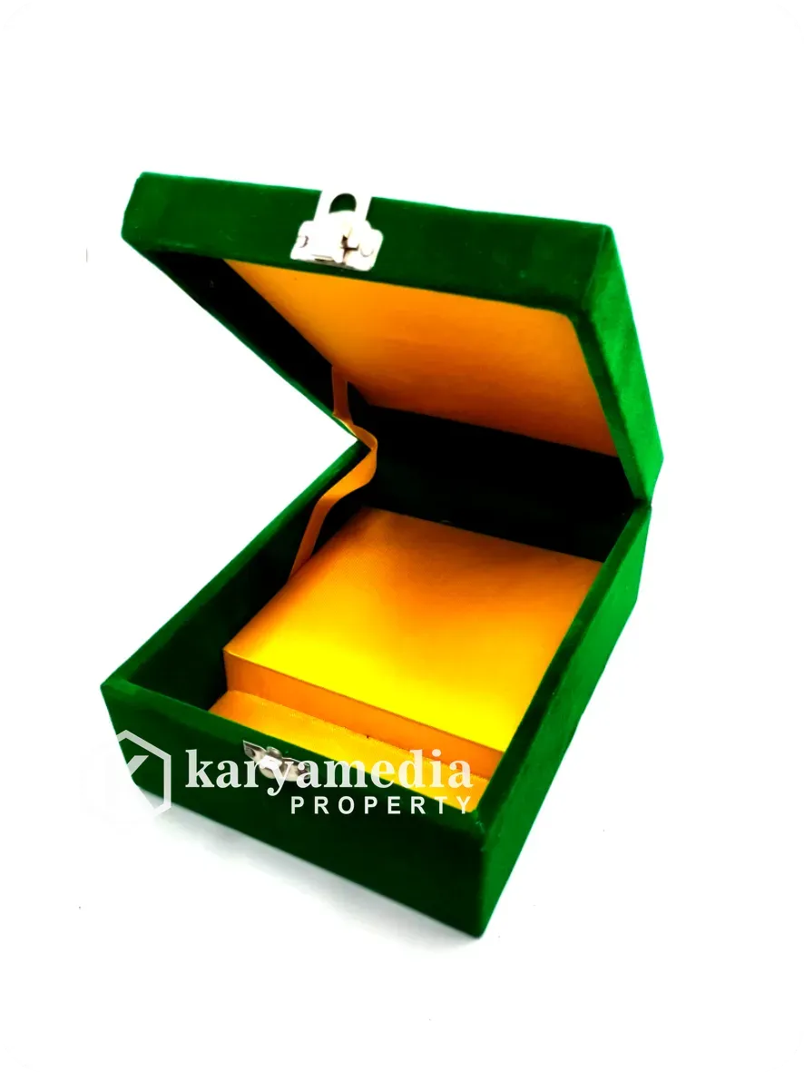 Box Bludru Hijau