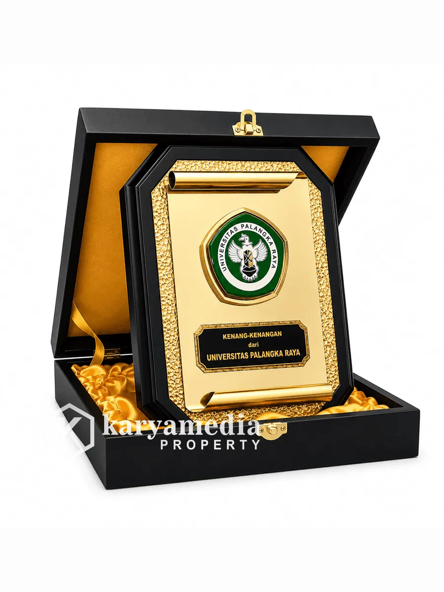 Plakat Kuningan Universitas Box Kayu - Plakat Kayu Premium Karyamedia Souvenir