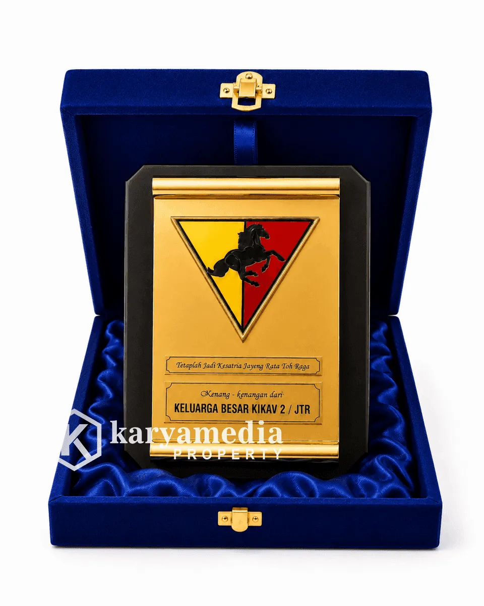 Plakat Kuningan Pemprov Box Bludru Satin Kuning - Plakat Kayu Premium Karyamedia Souvenir