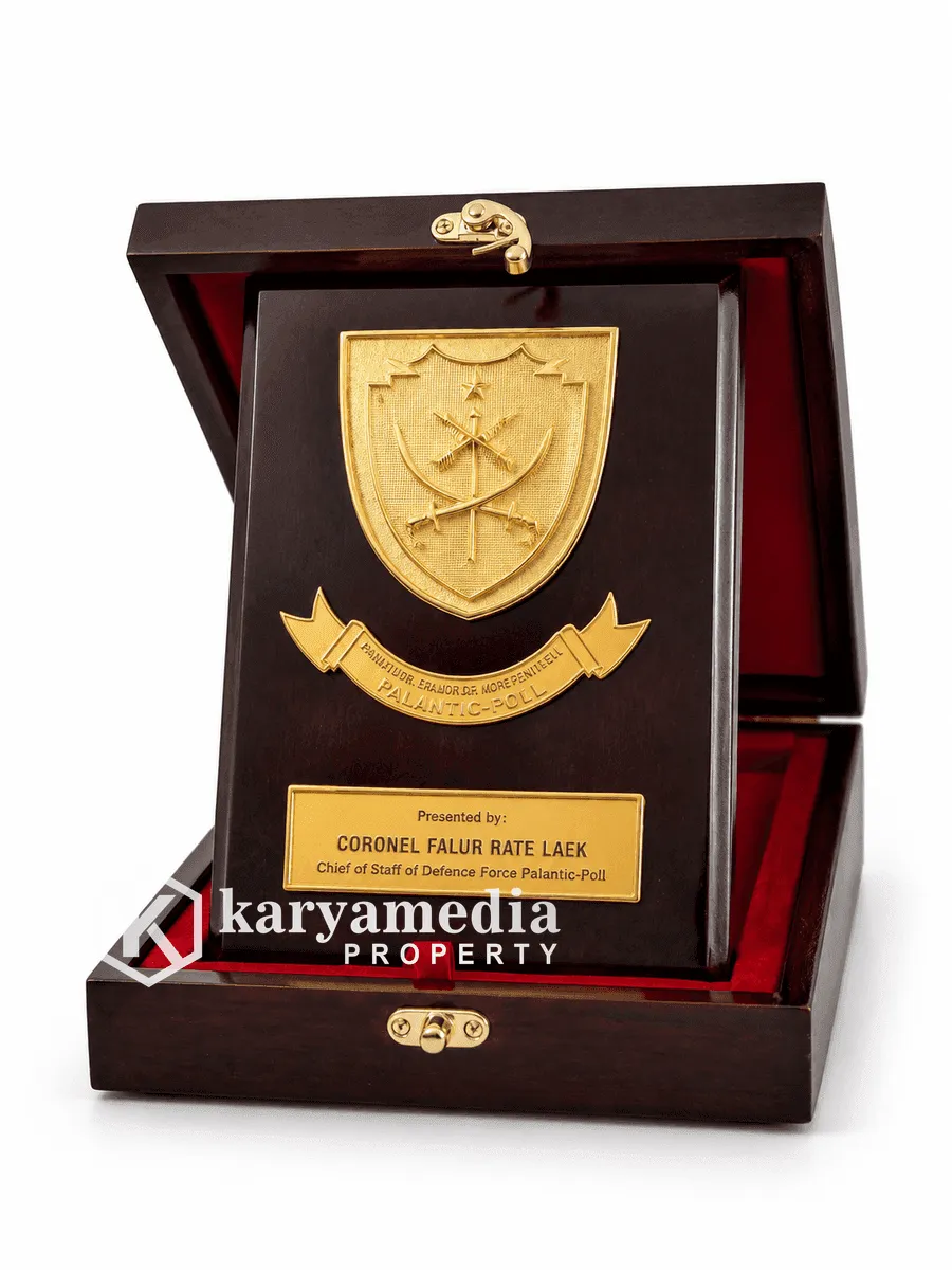 Plakat Kayu Box Shield Palantic-Poll Military Award - Plakat Kayu Premium Karyamedia Souvenir