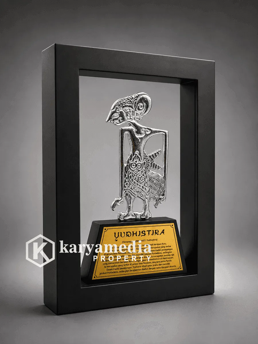 Plakat Wayang Yudhistira Bingkai Hitam - Plakat Wayang Karyamedia Souvenir