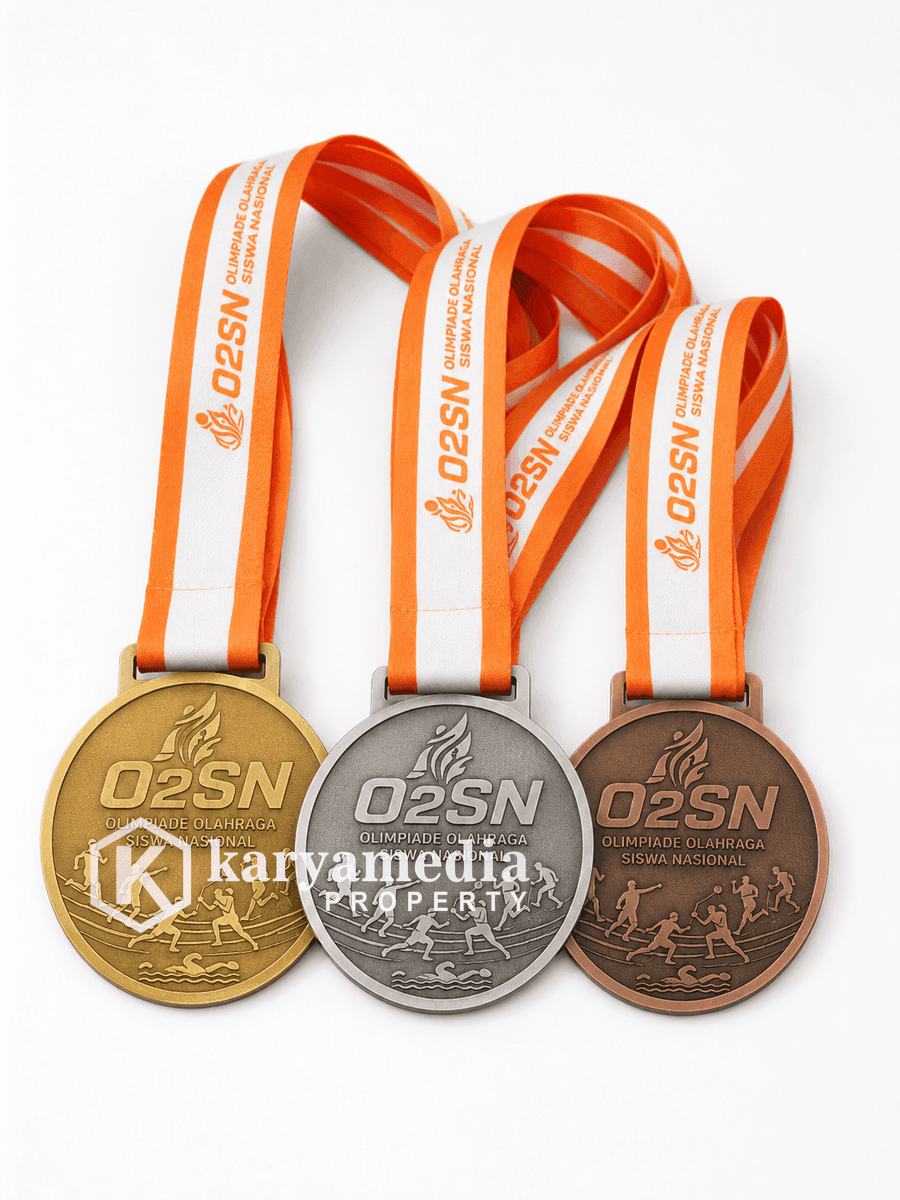 Medali logam custom dengan teknik etching