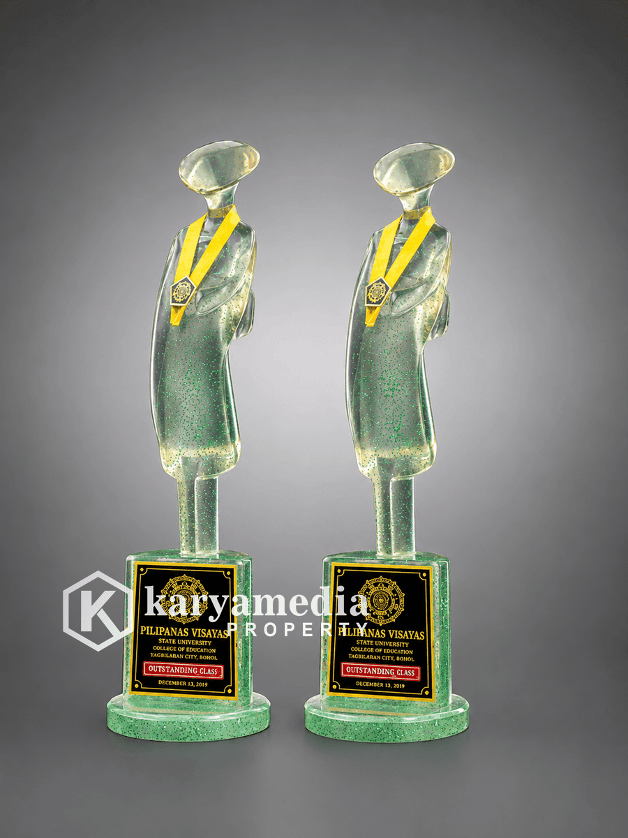patung wisuda custom figur toga resin