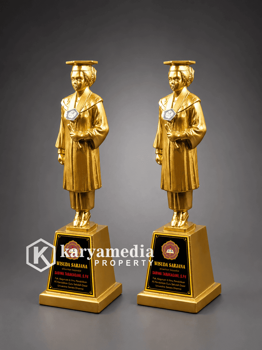 patung wisuda mini tabletop resin